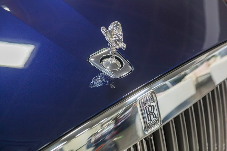 03-Rolls-Royce-Rancho-Mirage-2021-Ghost-Sapphire-Blue-White-IMG_4607